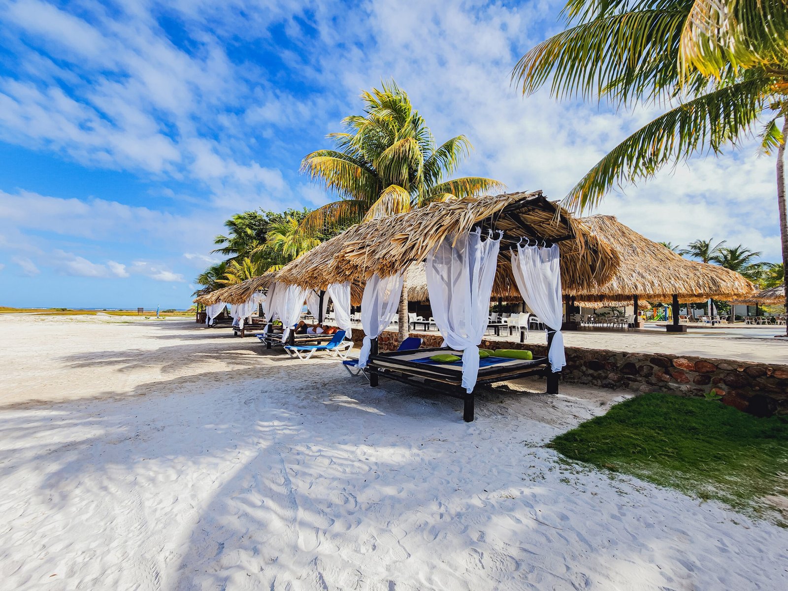 29. BALINESE BEDS scaled